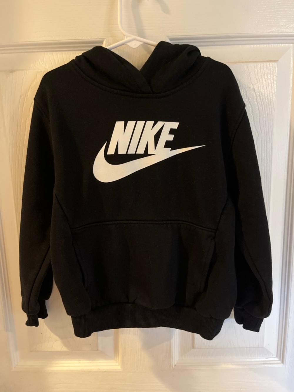Nike Kids Black Pullover Hoodie Size Small 6